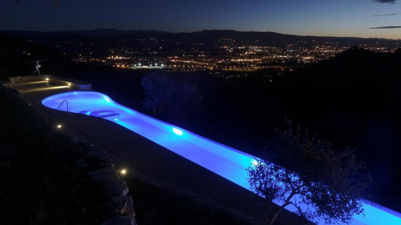 לוקה Villetta Farfallina "The Unique Property In The World With An Openable Roof" מראה חיצוני תמונה