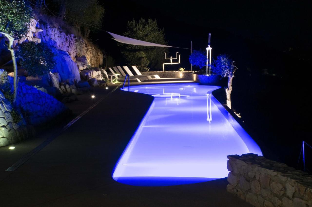 לוקה Villetta Farfallina "The Unique Property In The World With An Openable Roof" מראה חיצוני תמונה